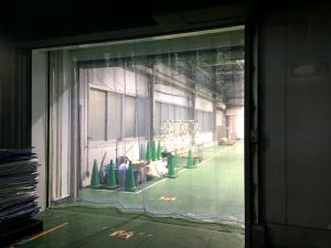 画像：工場内間仕切りカーテン新設工事